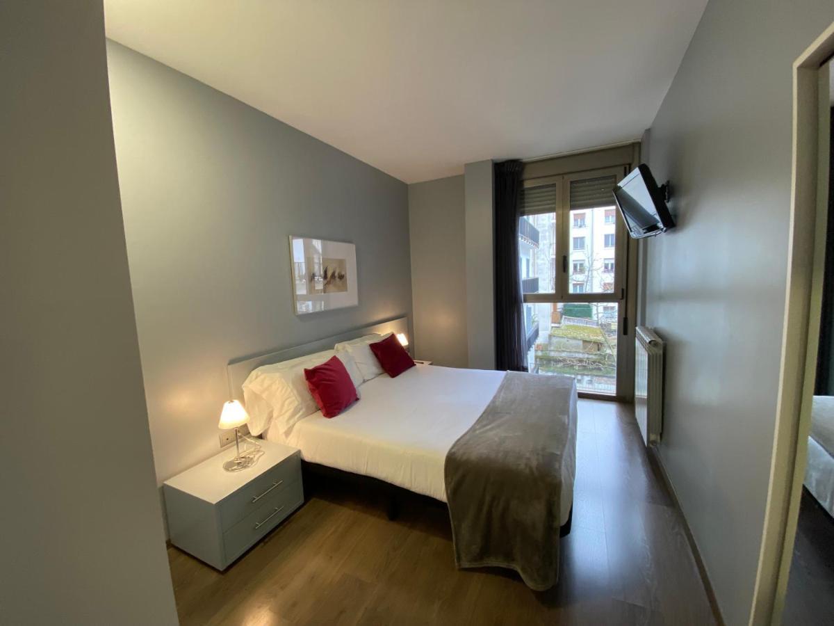Gros City Apartments Сан-Себастьян Экстерьер фото